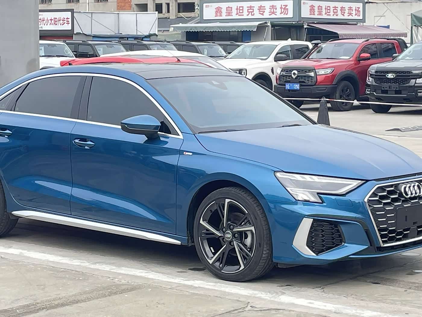 Audi A3 1.4 л 2022 г. Голубой, пробег 34000 км