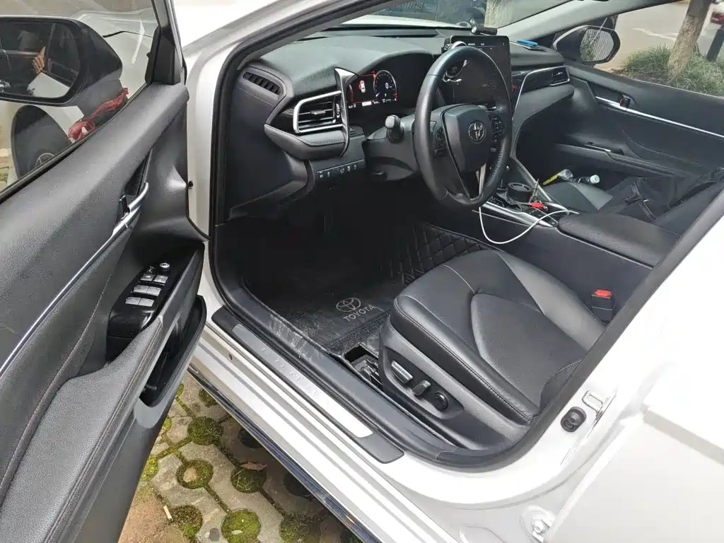 Toyota Camry — миниатюра 14