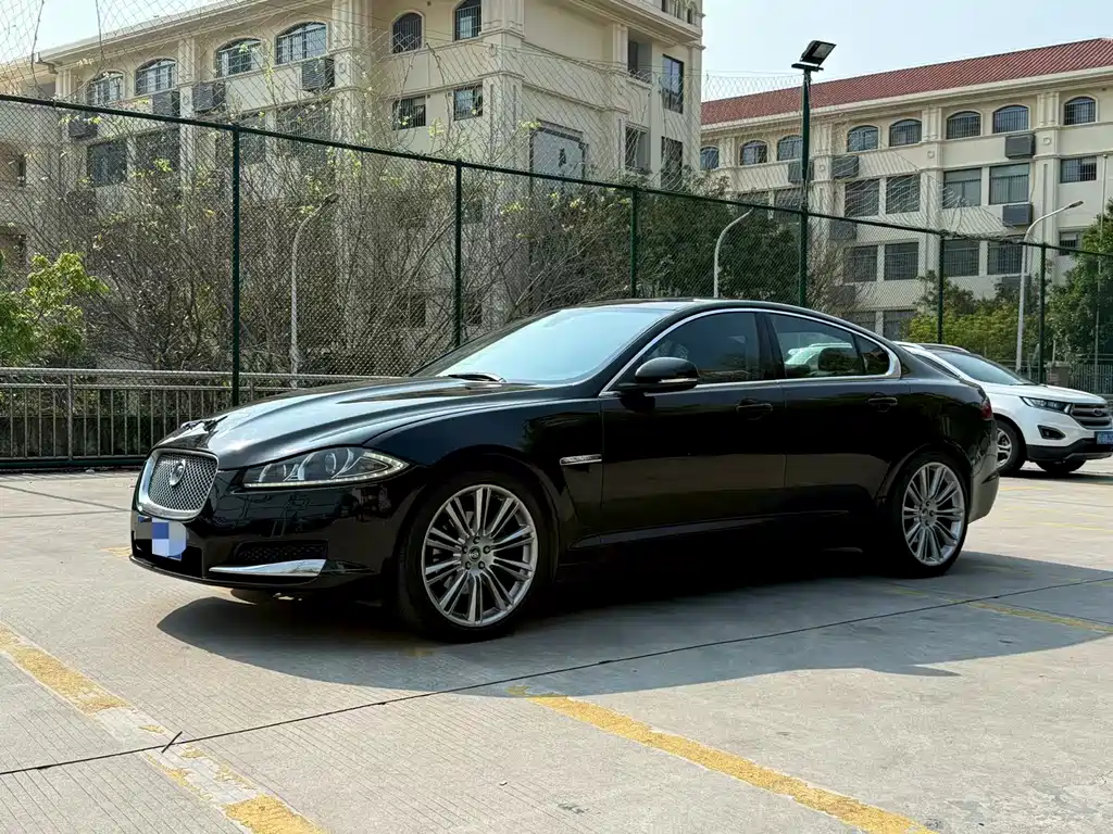 Jaguar XF 2013
