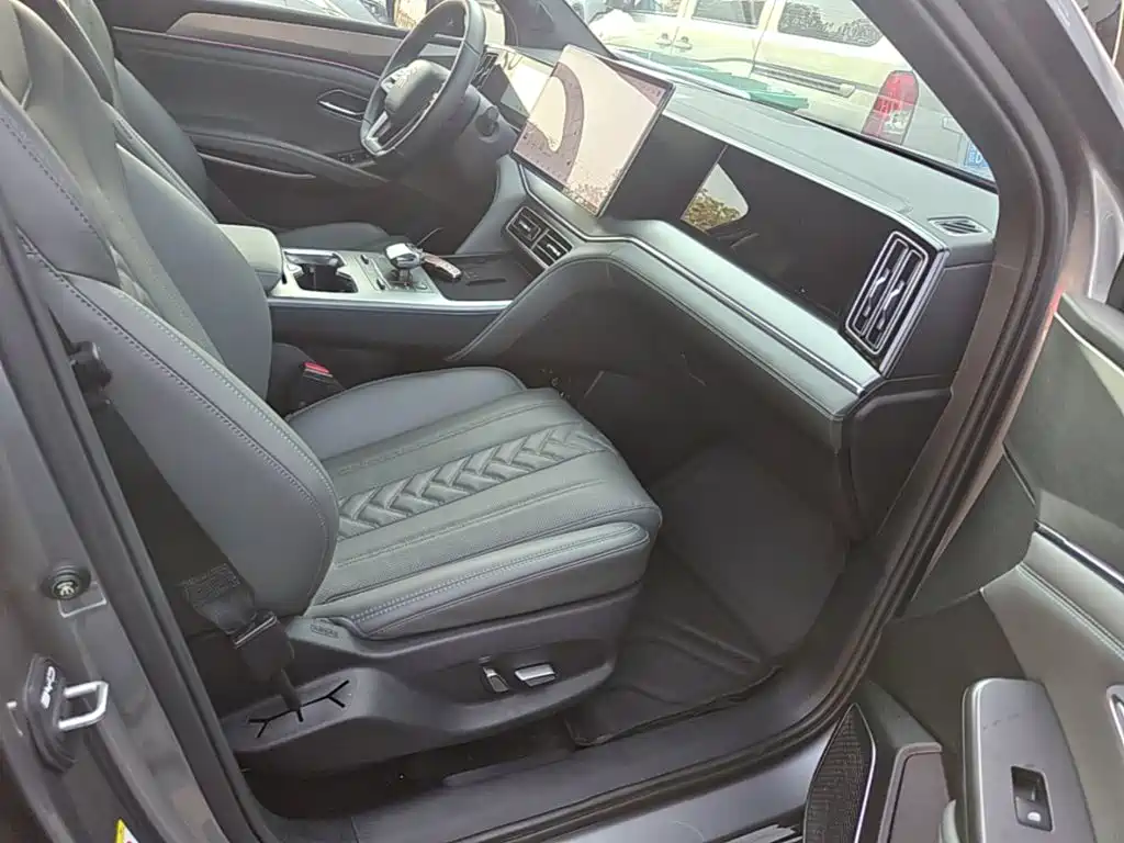 BYD L DM-i — миниатюра 25