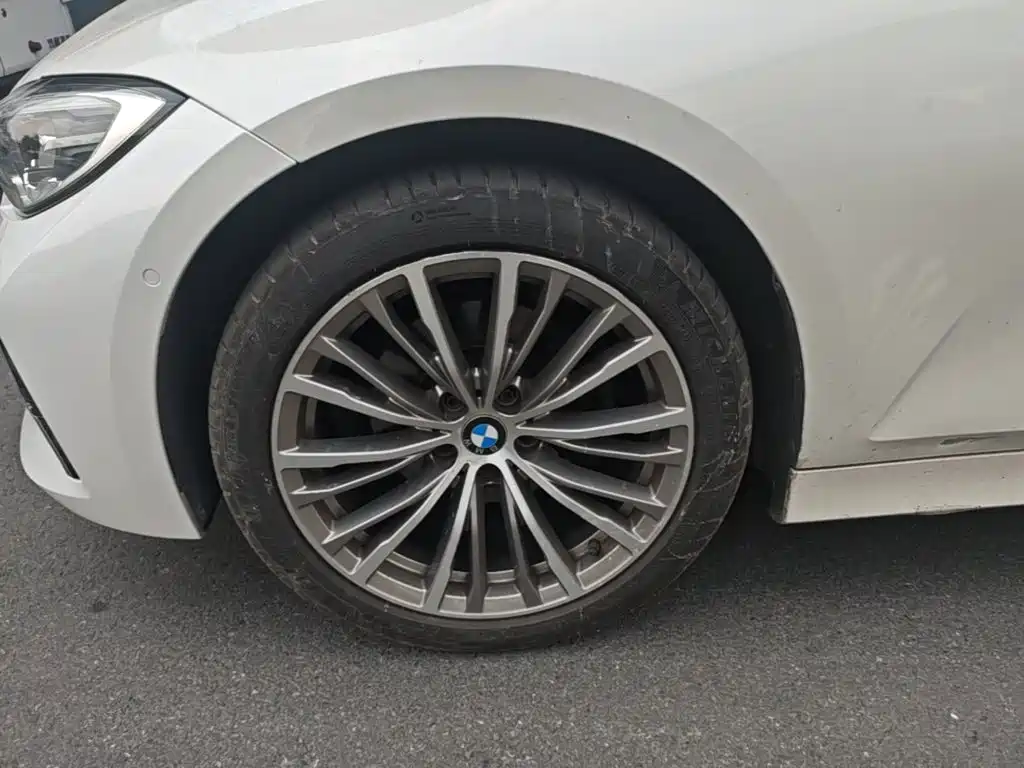 BMW 3 Series — миниатюра 23