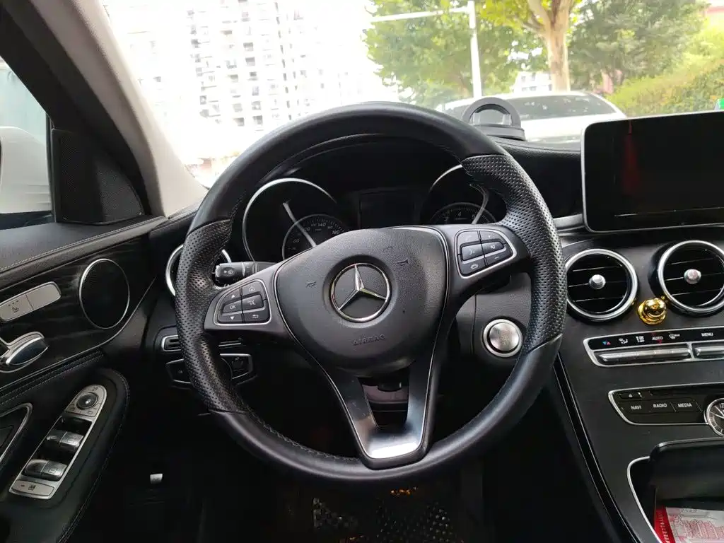 Mercedes-Benz C-Class — миниатюра 3