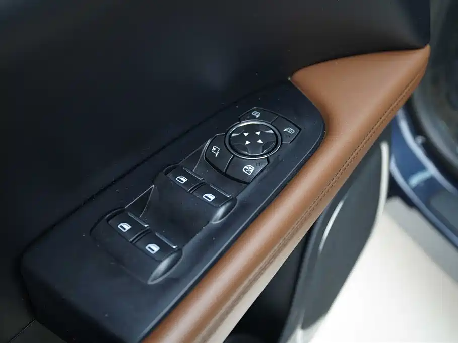 Lincoln Nautilus 2021 2.7T