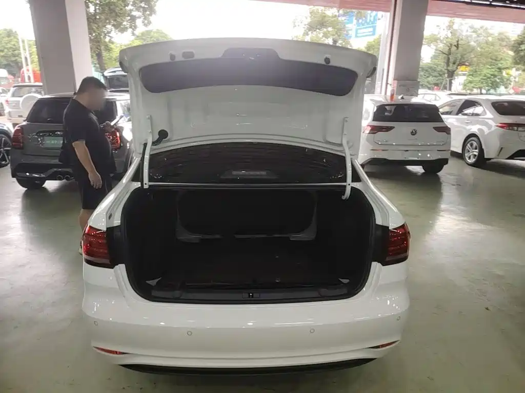 Volkswagen Lavida — миниатюра 19
