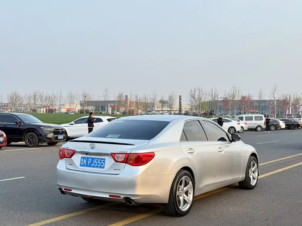 Toyota Reiz — миниатюра 3