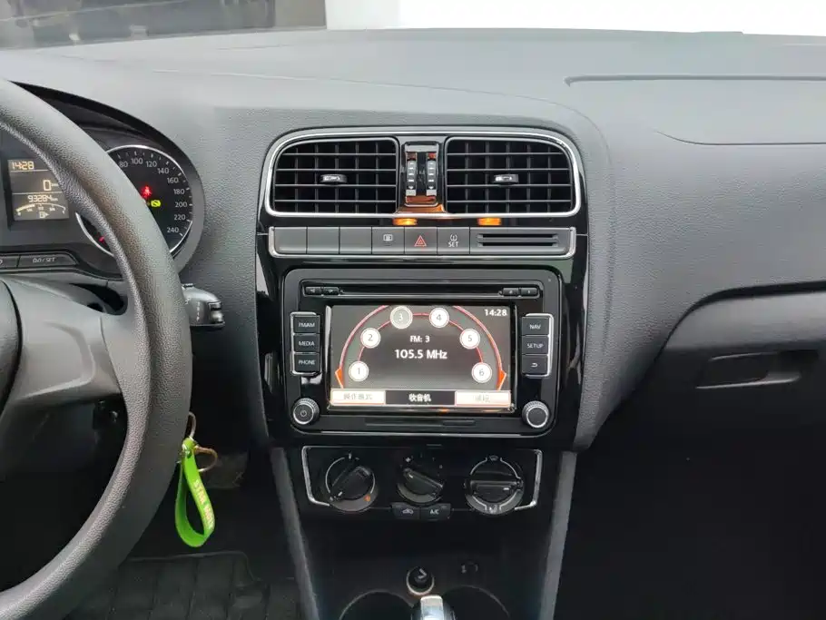 Volkswagen Polo — миниатюра 13