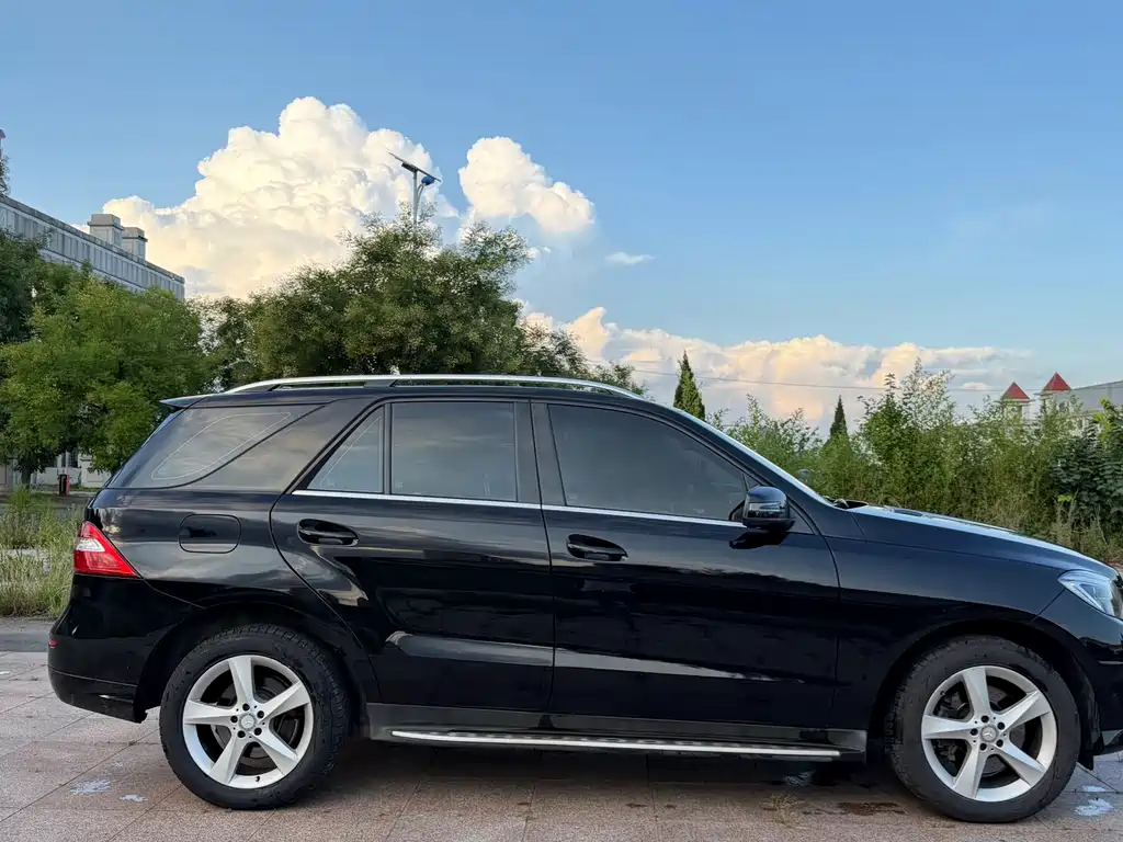 Mercedes-Benz M-Class — миниатюра 14