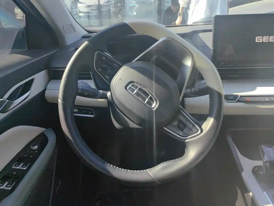 Geely L HiP — миниатюра 15