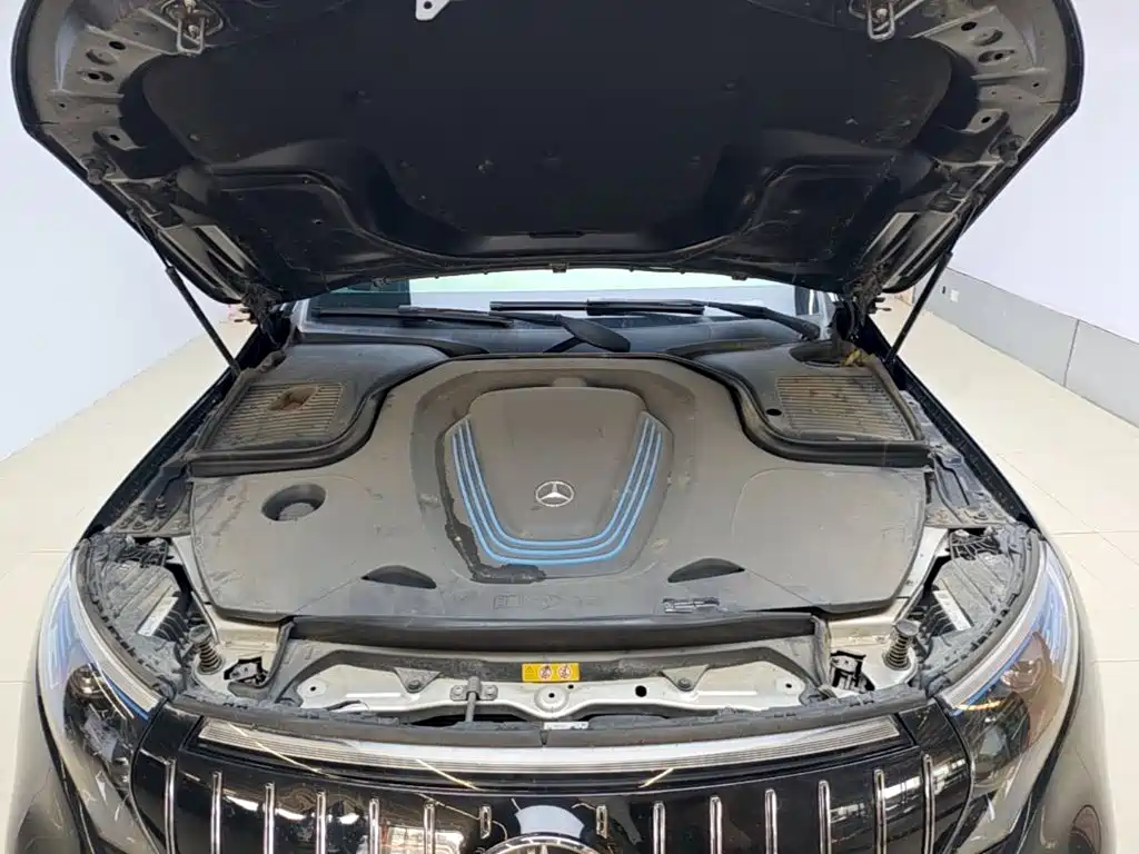 Mercedes-Benz EQC — миниатюра 20