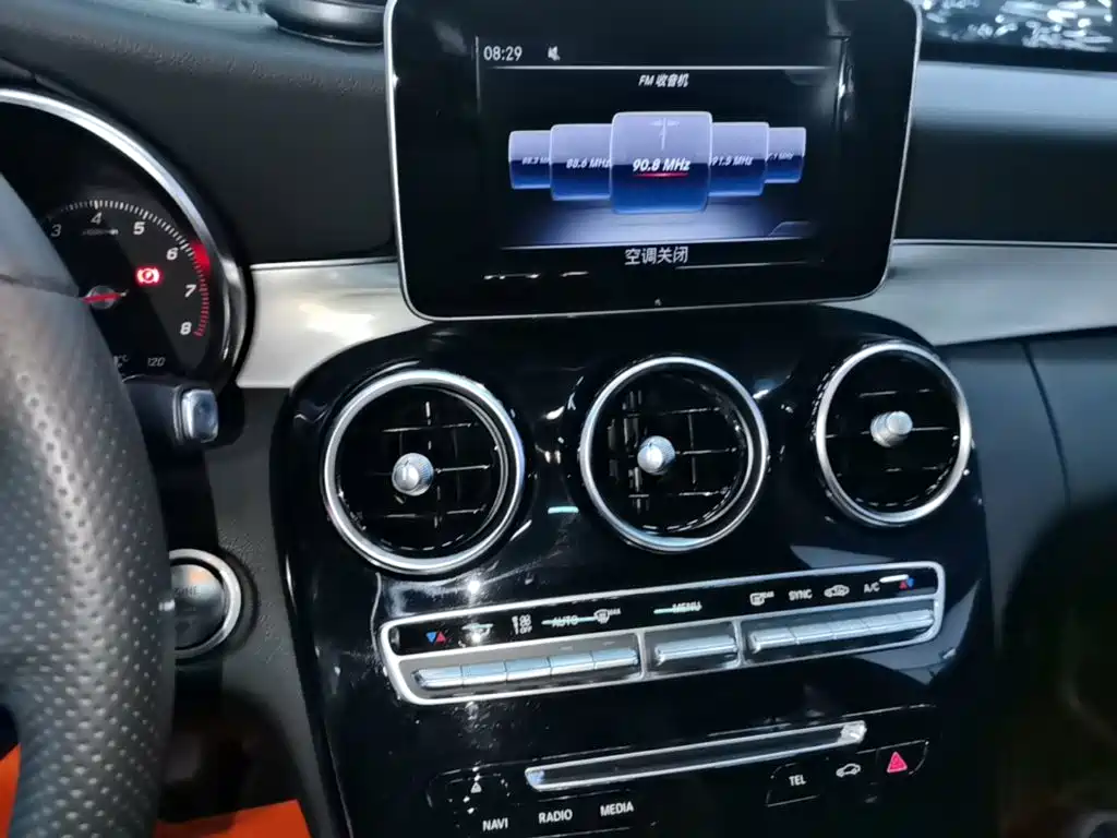 Mercedes-Benz C-Class — миниатюра 13