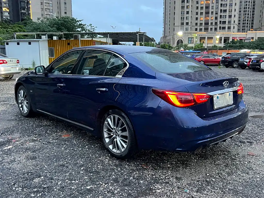 Infiniti Q50L 2018 2.0T VI