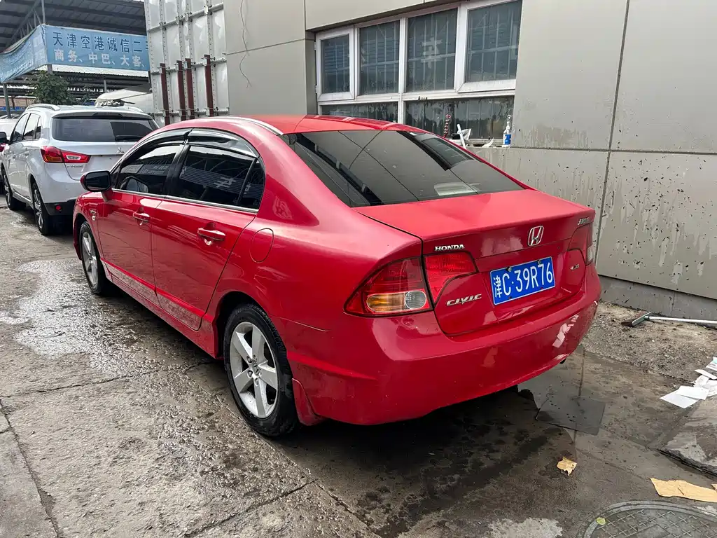 Honda Civic — миниатюра 4