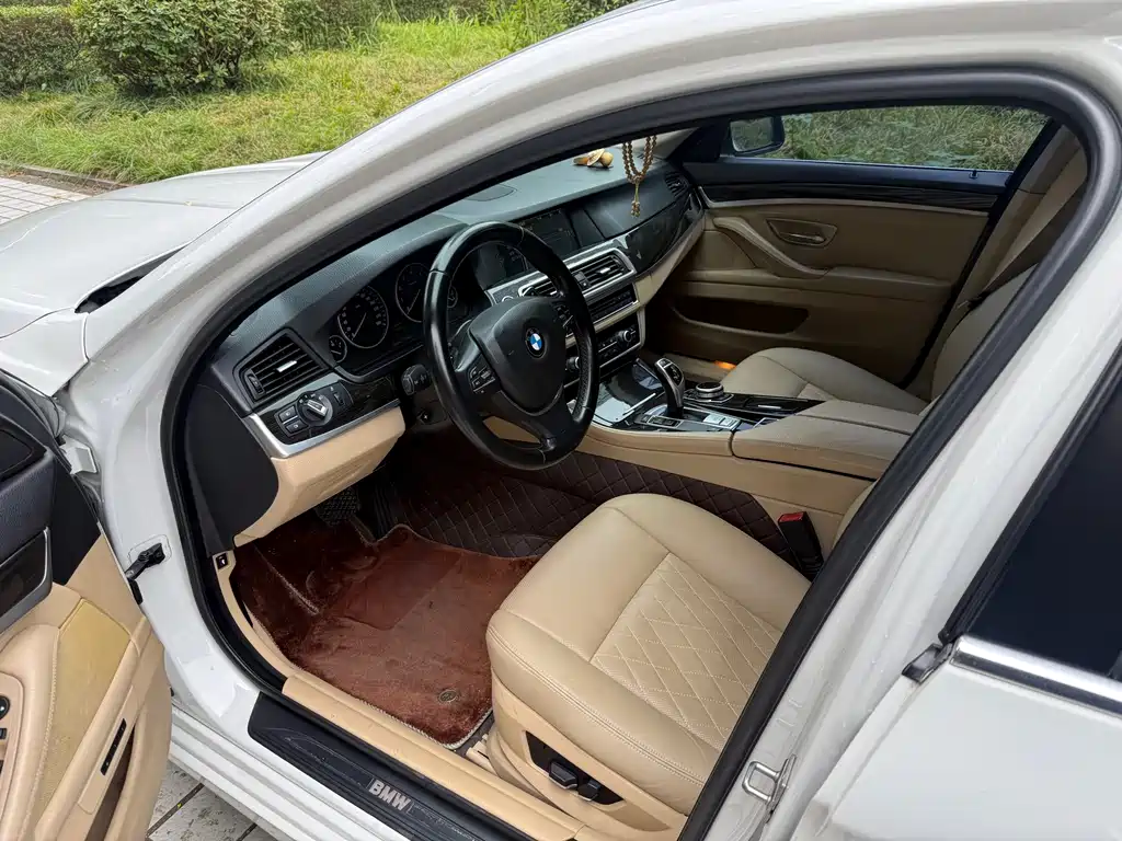 BMW 5 Series (Import) — миниатюра 4