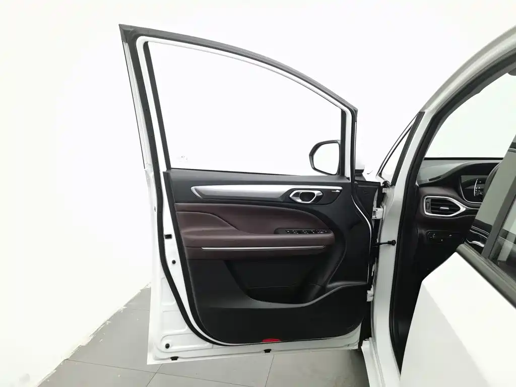 GAC Motor Trumpchi M6 — миниатюра 8