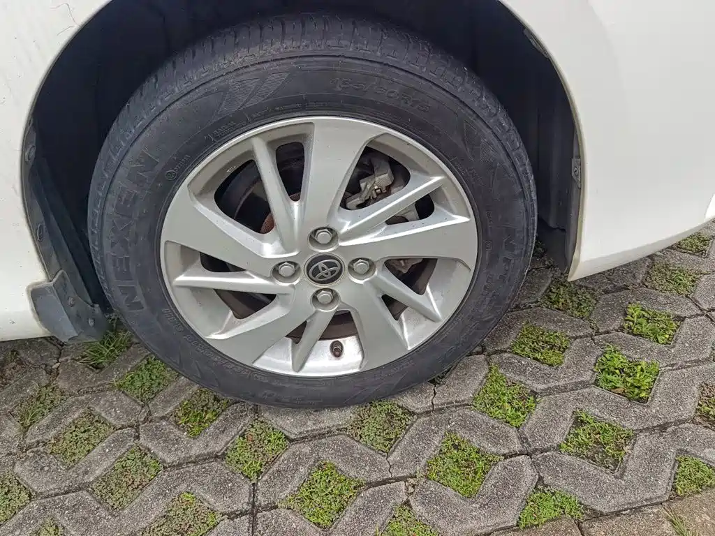 Toyota Yaris L — миниатюра 8