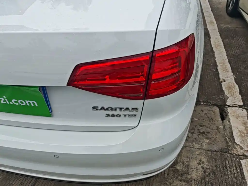 Volkswagen Sagitar — миниатюра 8