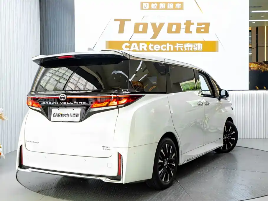 Toyota Vellfire — миниатюра 7