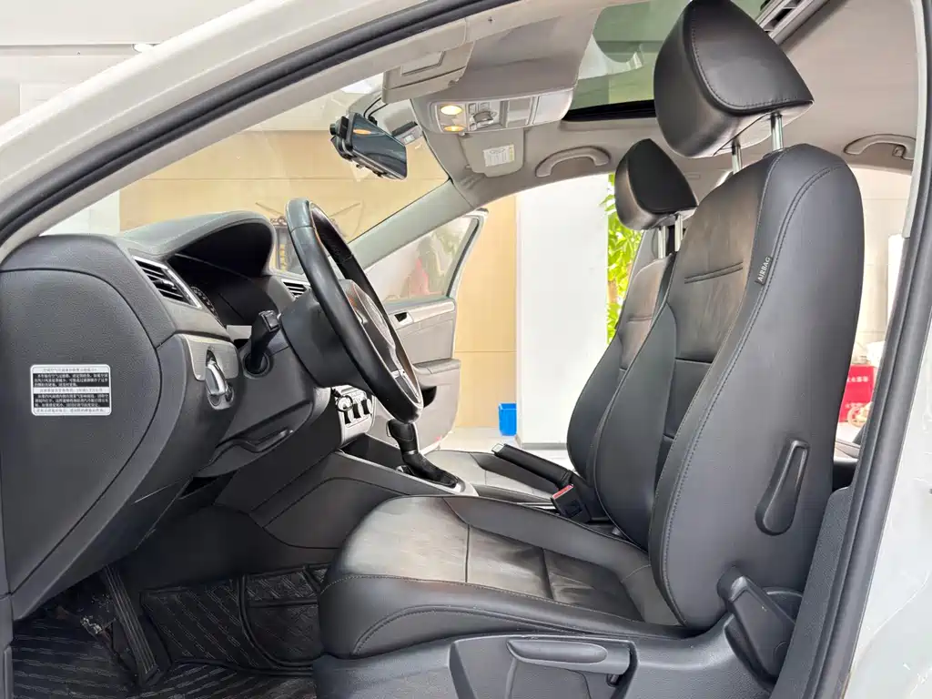 Volkswagen Sagitar — миниатюра 10