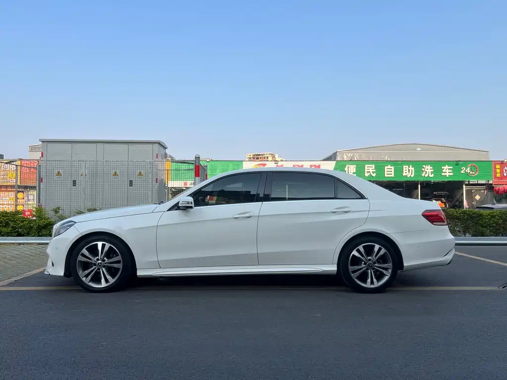 Mercedes-Benz E-Class — миниатюра 27