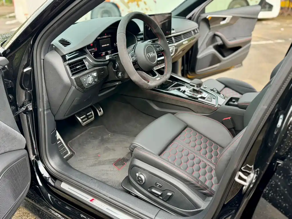 Audi RS 4 — миниатюра 4