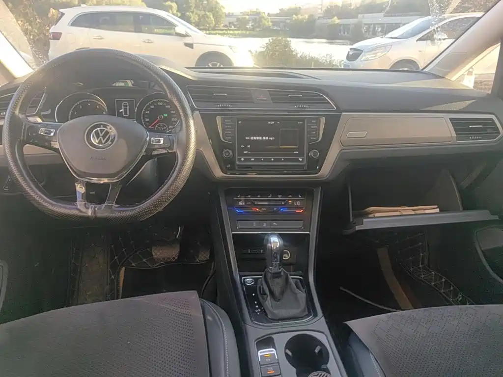 Volkswagen Touran — миниатюра 5