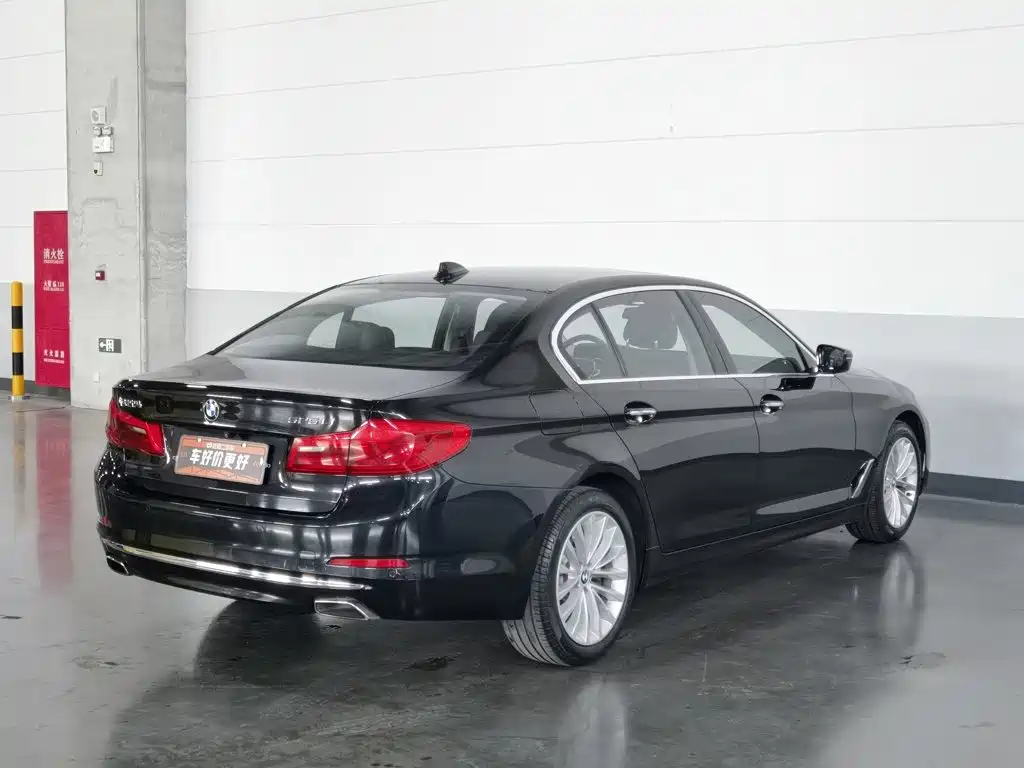 BMW 5 Series — миниатюра 2