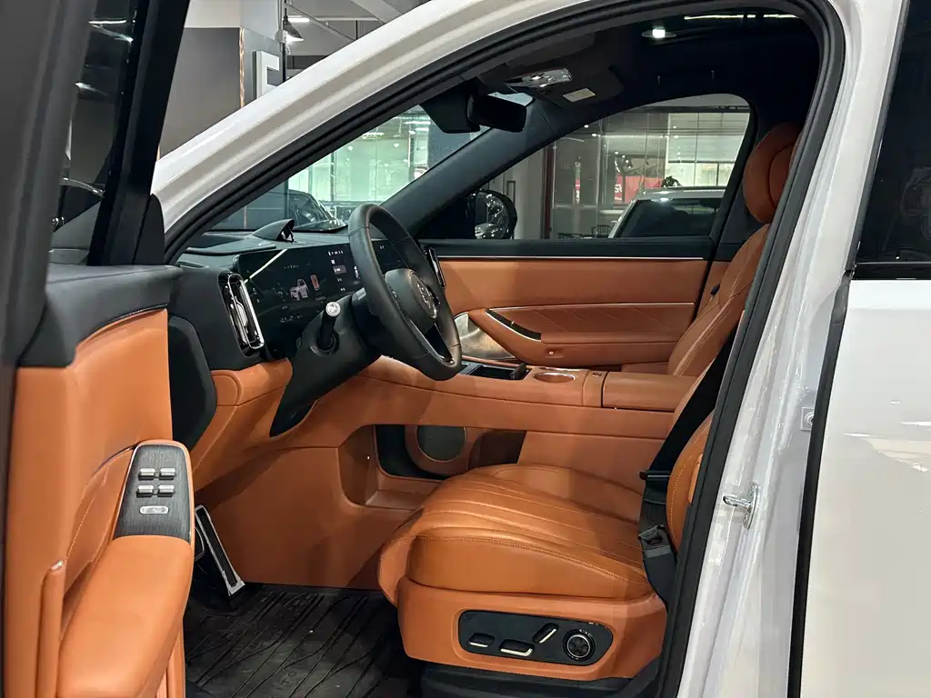 AITO ASK THE WORLD M8