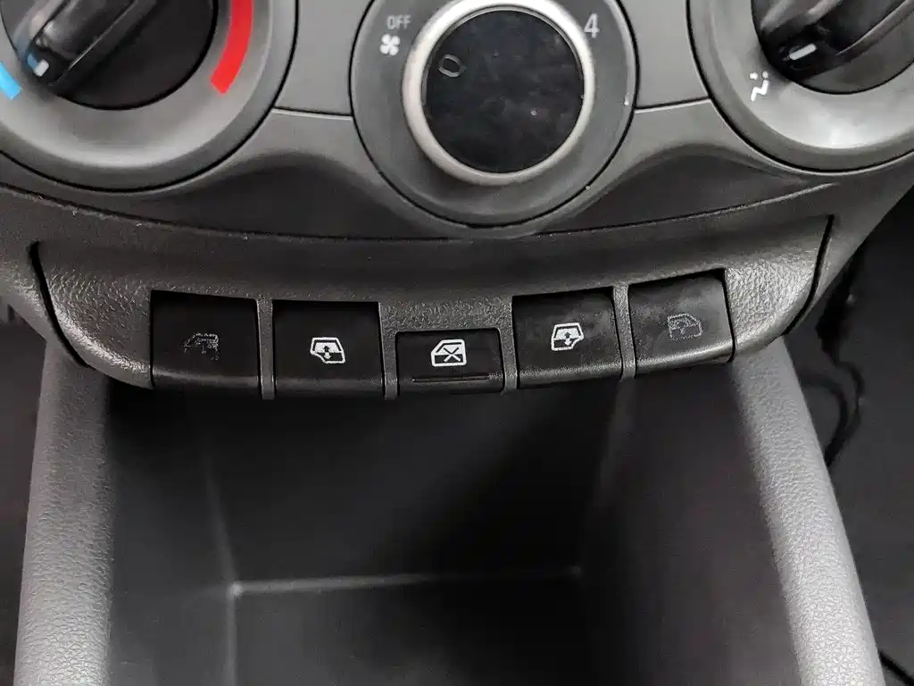 Chevrolet Sail — миниатюра 9