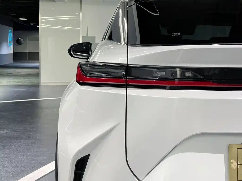 Lexus RZ — миниатюра 9