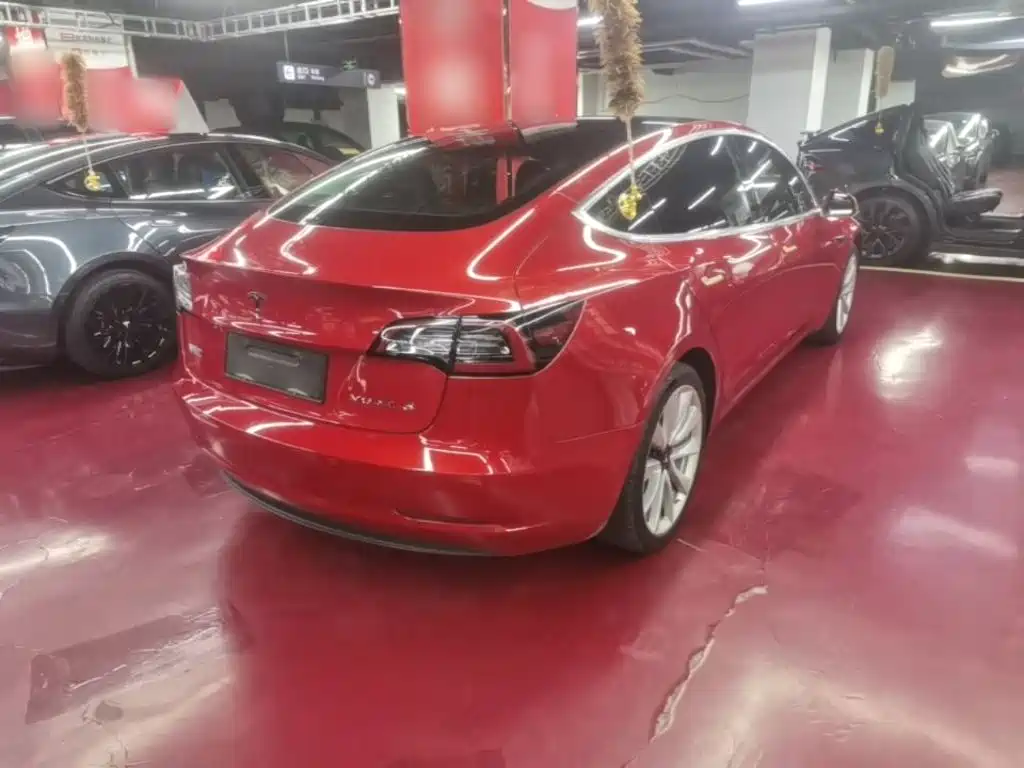 Tesla Model 3 — миниатюра 7