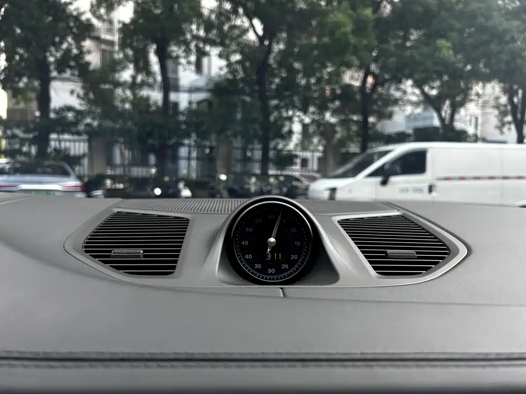 Porsche Cayenne — миниатюра 19