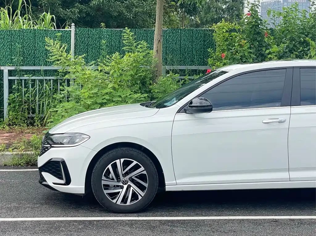 Volkswagen Lavida — миниатюра 5