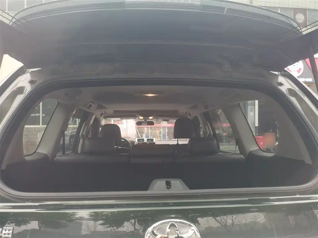 Toyota Land Cruiser Prado 2016 2.7L AT Standard