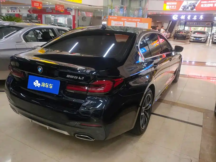 BMW 5 Series — миниатюра 3