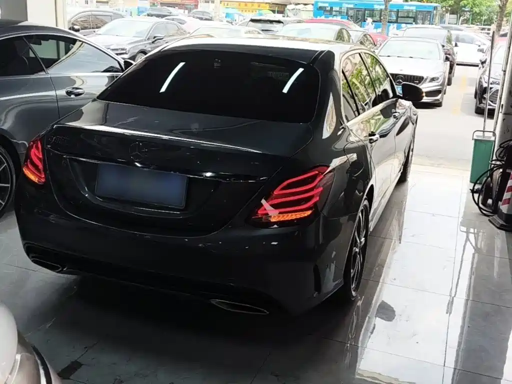 Mercedes-Benz C-Class — миниатюра 7