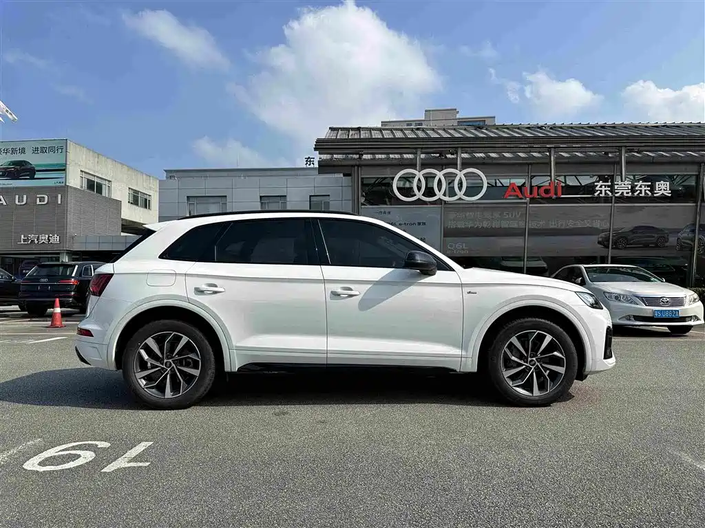 Audi Q5L — миниатюра 3