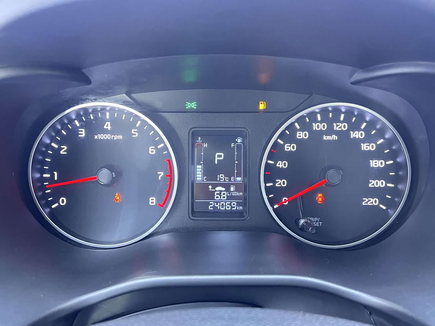 Kia Pegas 1.4 л 2024 г. Белый, пробег 24000 км