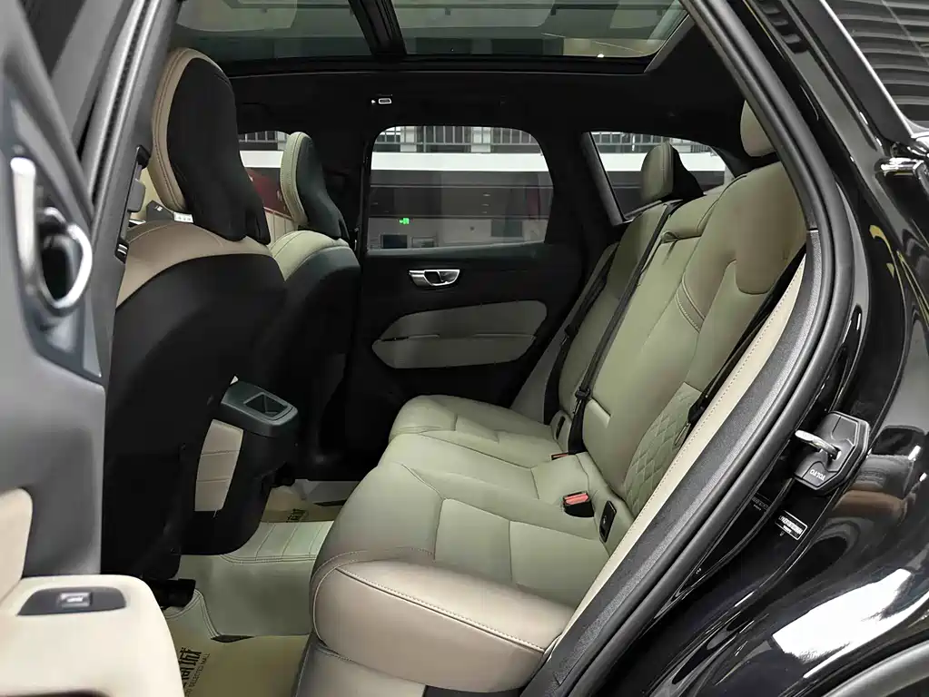 Volvo XC60 — миниатюра 12