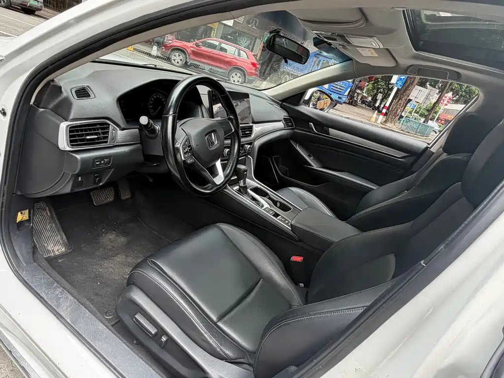 Honda Accord — миниатюра 9