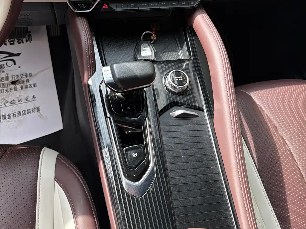Geely Xingyue L — миниатюра 11