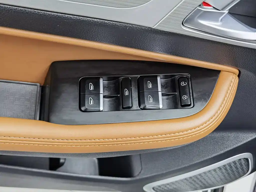 Geely Vision X6 — миниатюра 9