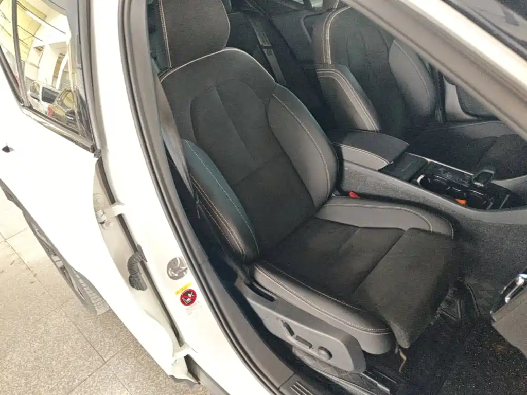 Volvo XC40 NEV — миниатюра 25