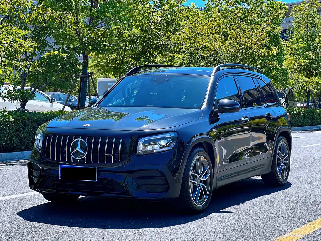 MERCEDES-BENZ GLB AMG