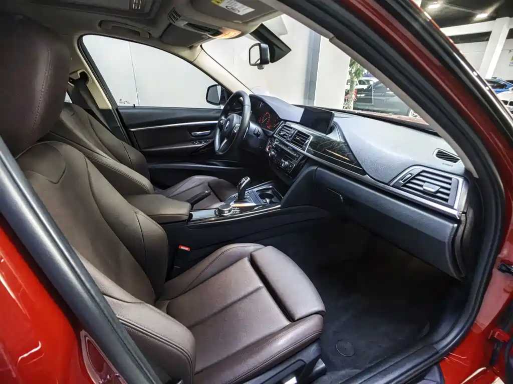 BMW 3 Series - фото 18