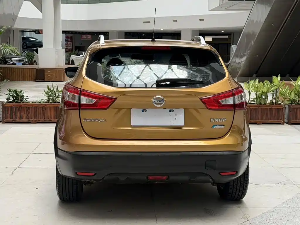 Nissan Qashqai — миниатюра 8