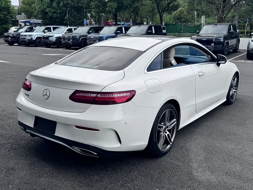 Mercedes-Benz E-Class (Import) — миниатюра 13