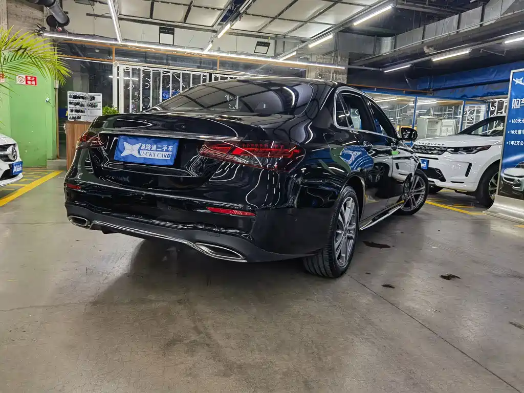 Mercedes-Benz E-Class — миниатюра 6
