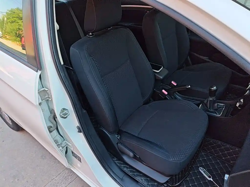 Suzuki Alivio — миниатюра 25