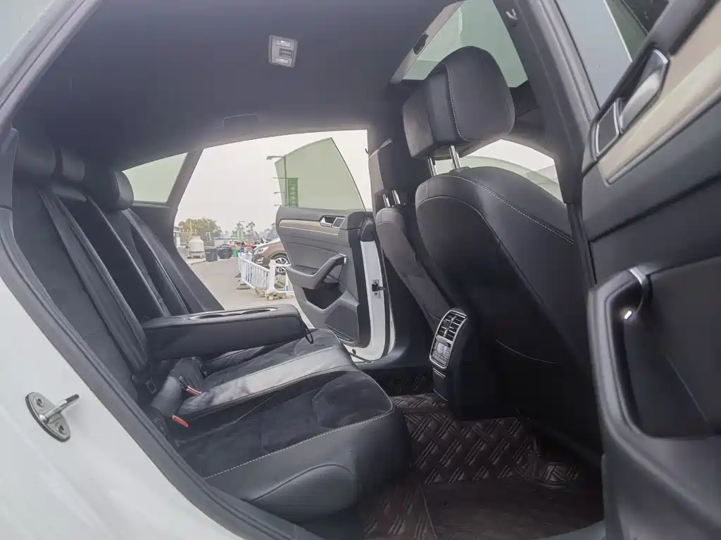 Volkswagen FAW - Passat CC CC 2019 330TSI V