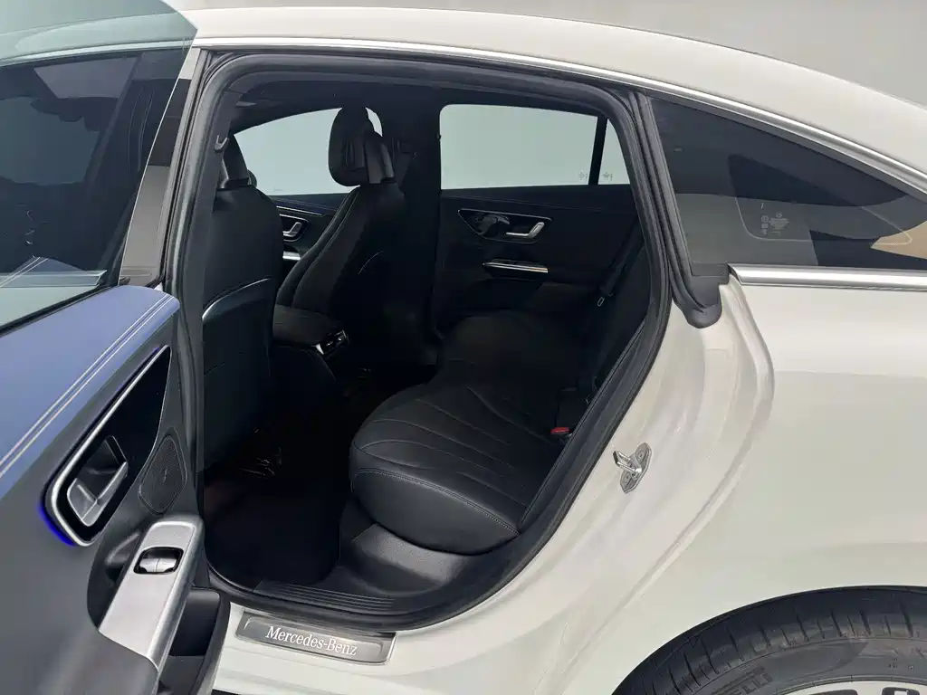 Mercedes-Benz EQE — миниатюра 11